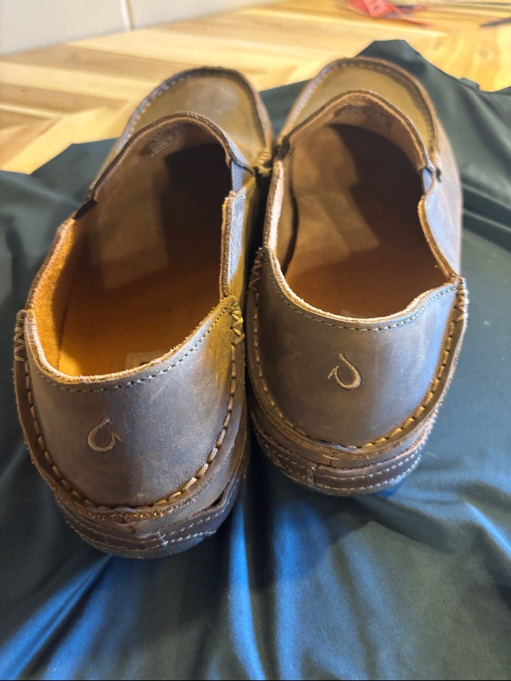 OluKai Moloa Men’s Premium Leather Slip-On Loafers - Picture 5 of 8